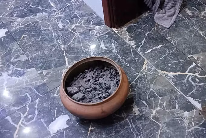 Nồi chứa than củi