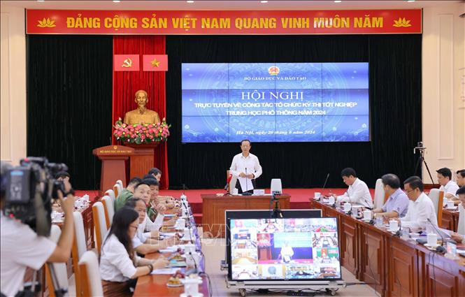 Hội nghị trực tuyến BCĐ Quốc gia kỳ thi tốt nghiệp THPT năm 2024 với BCĐ các tỉnh, thành. Ảnh: Thanh Tùng/TTXVN