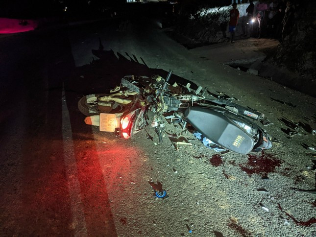 Hiện trường vụ tai nạn nghiêm trọng khiến 2 người tử vong Hiện trường vụ tai nạn nghiêm trọng khiến 2 người tử vong
