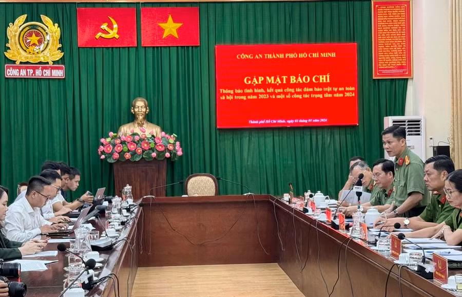 Quang cảnh buổi họp báo. Ảnh: VIỆT DŨNG