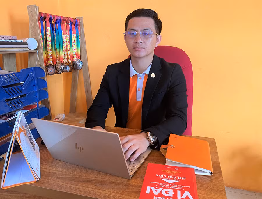 Anh Phạm Hồng Thưởng-Giám đốc Trung tâm ngoại ngữ LaLiSa, TP. Pleiku. Ảnh: Hà Đức Thành