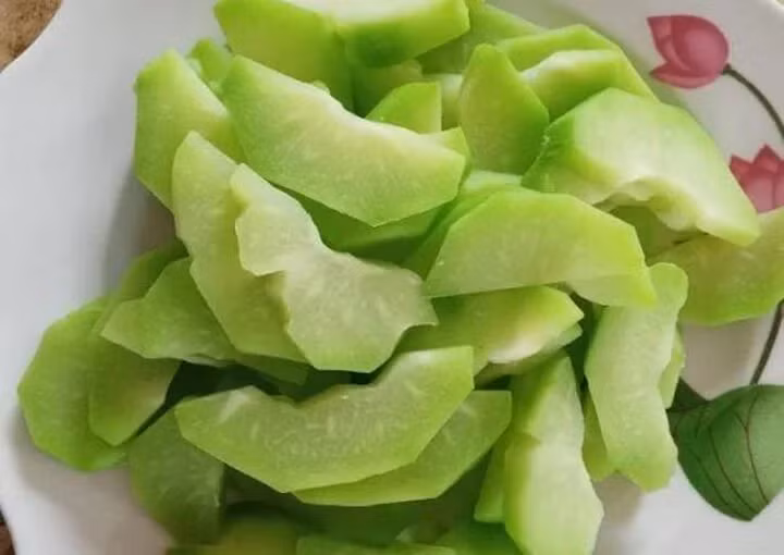 Bạn nên cho su su vào chế độ ăn của mình.