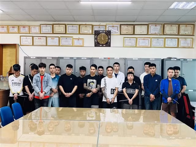 Các đối tượng liên quan tại cơ quan công an. Ảnh: Công an cung cấp