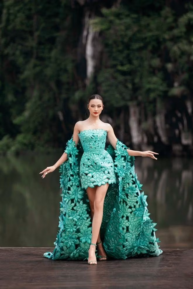 Với thế mạnh là kỹ thuật dựng phom 3D, anh chăm chút cho tạo hình ấn tượng của từng thiết kế.ẢNH: KIẾNG CẬN TEAM