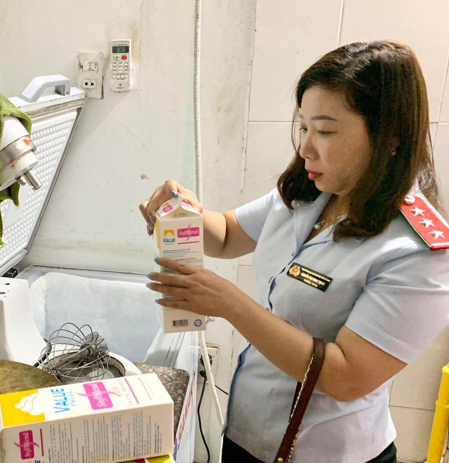 Công tác thanh kiểm tra sẽ được tăng cường trong “Tháng hành động vì ATTP” năm 2023. Ảnh: Như Nguyện