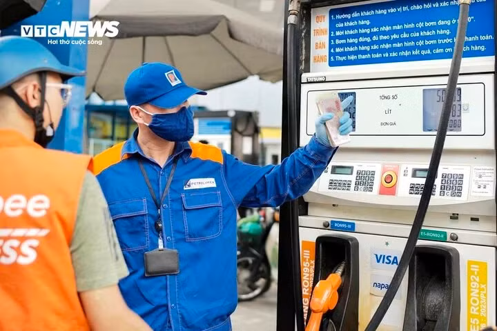 Giá xăng ngày mai được dự báo tăng mạnh. (Ảnh minh họa: Công Hiếu).