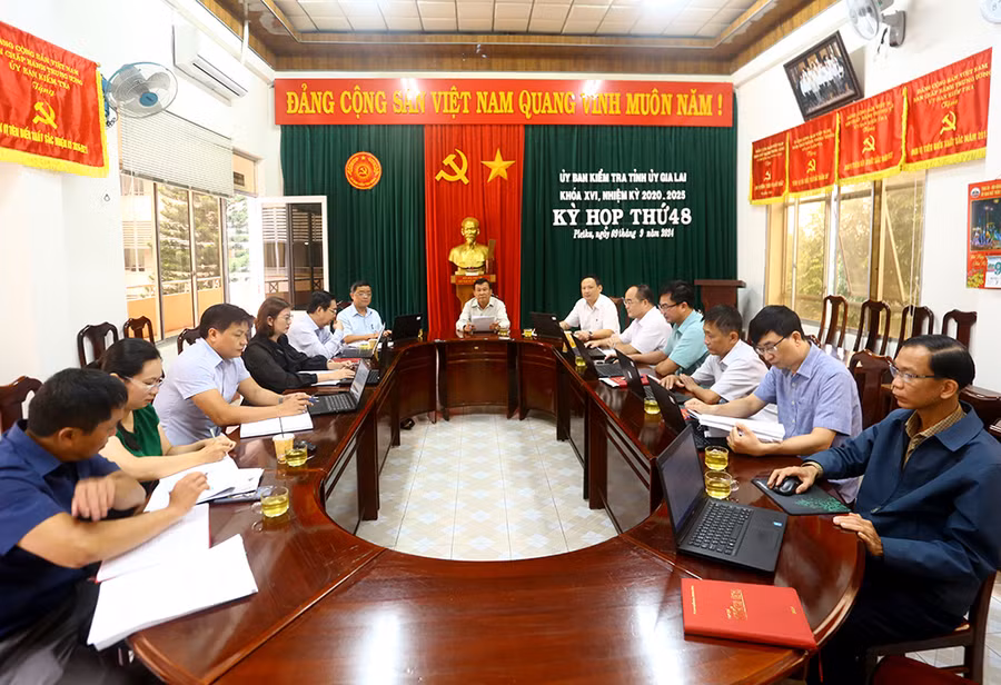 Quang cảnh Kỳ họp thứ 48, Ủy ban Kiểm tra Tỉnh ủy. Ảnh: Đăng Vũ