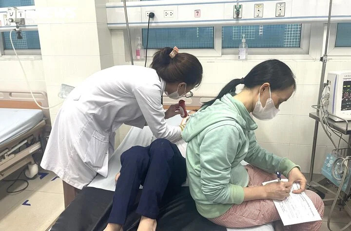 Gần 30 học sinh đang được điều trị tại Bệnh viện Sản - Nhi tỉnh Quảng Ngãi. (Ảnh: B.V) Gần 30 học sinh đang được điều trị tại Bệnh viện Sản - Nhi tỉnh Quảng Ngãi. (Ảnh: B.V)