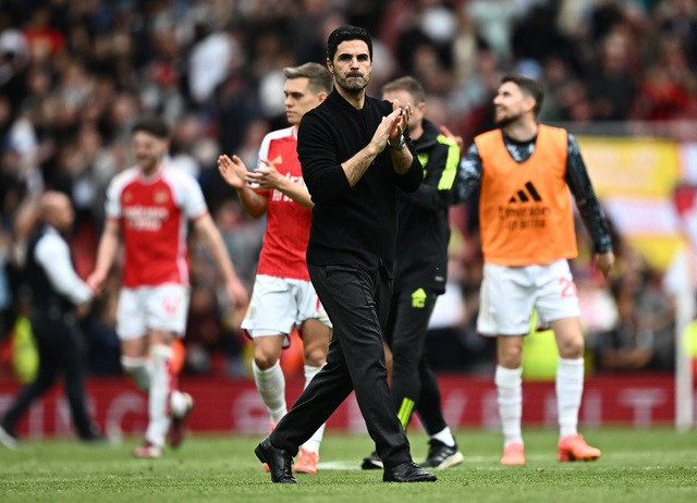 Arsenal nỗ lực đua vô địch cùng Man City Arsenal nỗ lực đua vô địch cùng Man City