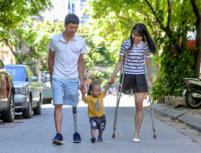 Gia đình của chị Thu và anh Bảo. Ảnh: Đ.H
