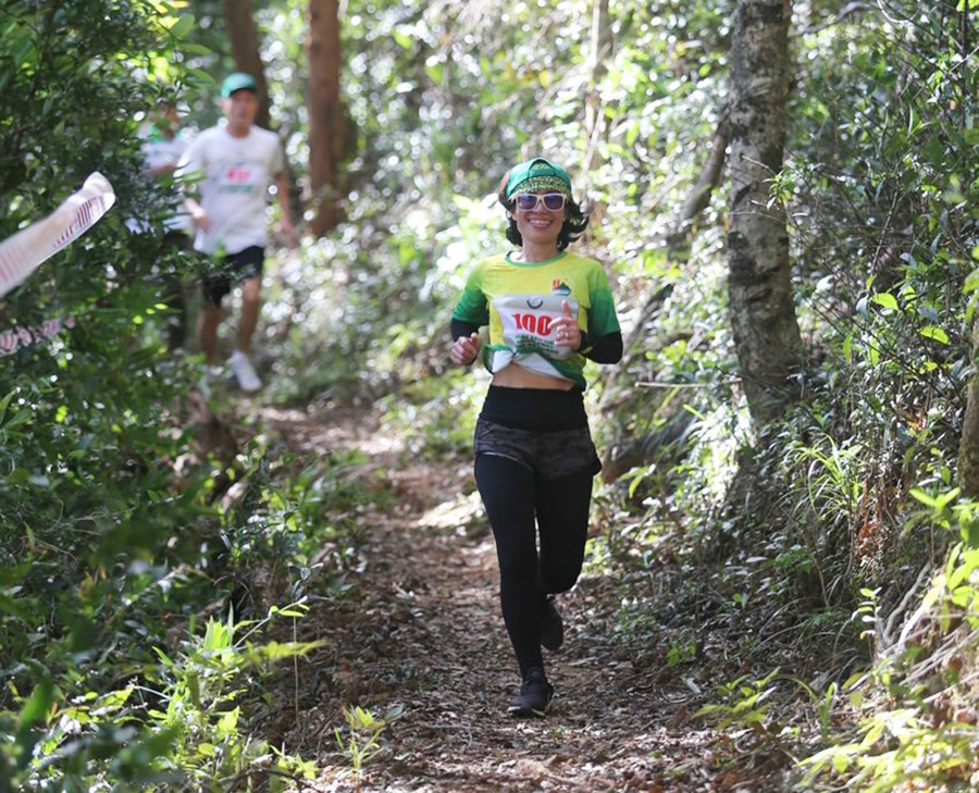 Chị Hương tham gia Giải việt dã "Chinh phục Đỉnh đá trắng" tại Vườn quốc gia Kon Ka Kinh vào cuối tháng 11-2023. Ảnh: Văn Ngọc Chị Hương tham gia Giải việt dã "Chinh phục Đỉnh đá trắng" tại Vườn quốc gia Kon Ka Kinh vào cuối tháng 11-2023. Ảnh: Văn Ngọc