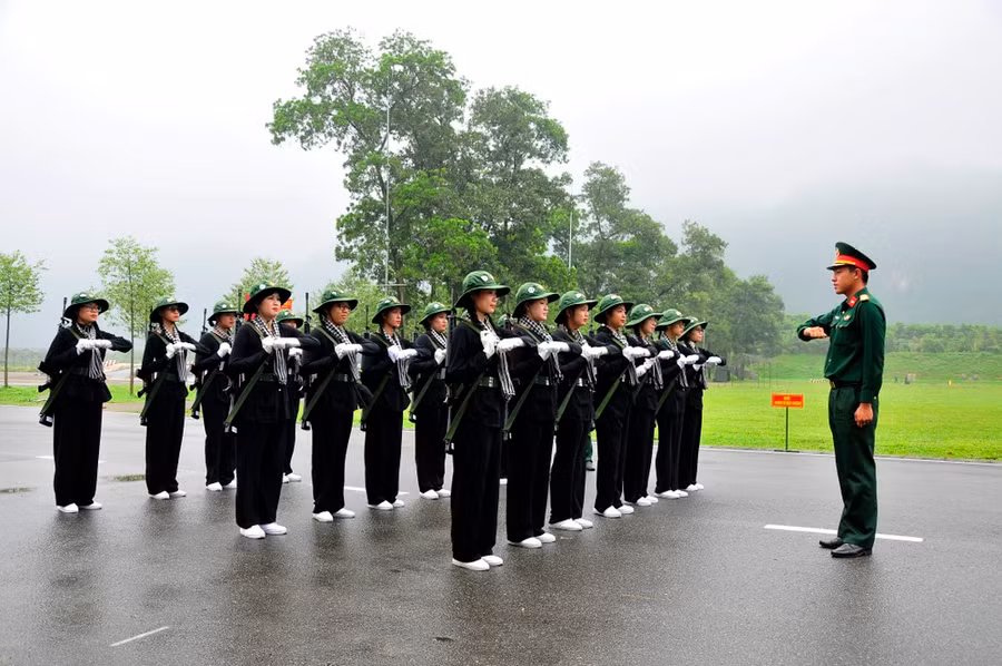 Mỗi buổi tập, khối được chia thành nhiều bộ phận để tập riêng. Ảnh: HỮU TÂN