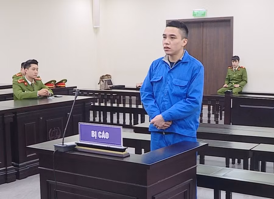 Bị cáo Trung nghe tuyên án sáng 29-12. Ảnh: ĐỖ TRUNG