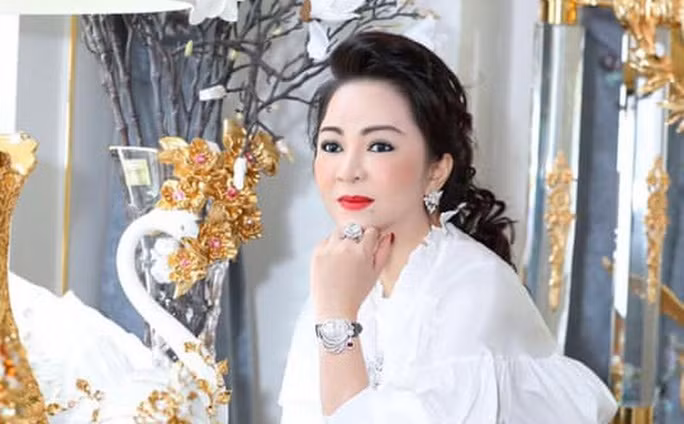 Bà Nguyễn Phương Hằng.