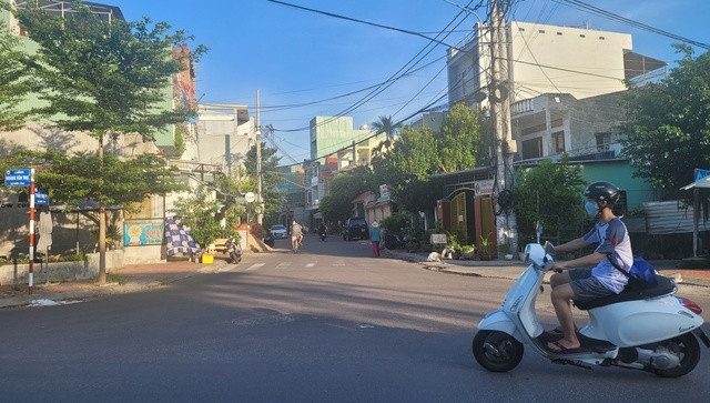 Tuyến đường Trần Thị Kỷ ở TP.Quy Nhơn. ẢNH: HOÀNG TRỌNG Tuyến đường Trần Thị Kỷ ở TP.Quy Nhơn. ẢNH: HOÀNG TRỌNG