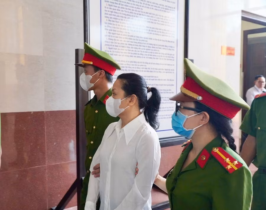 Bị cáo Trần Uyên Phương tại phiên tòa phúc thẩm, ngày 6-9