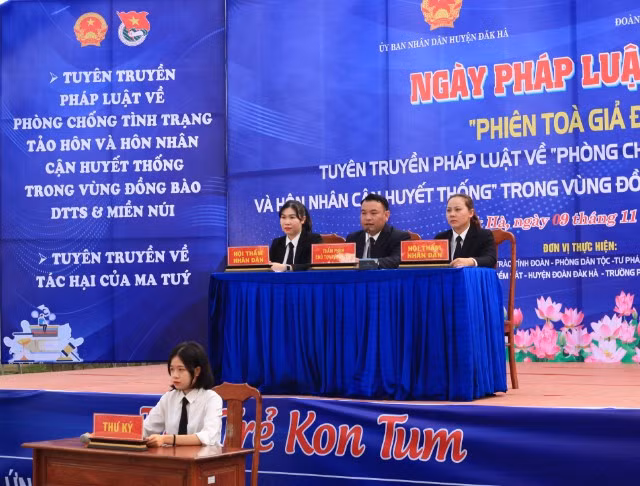 Phiên tòa giả định tại Trường PTDT Nội trú huyện Đăk Hà