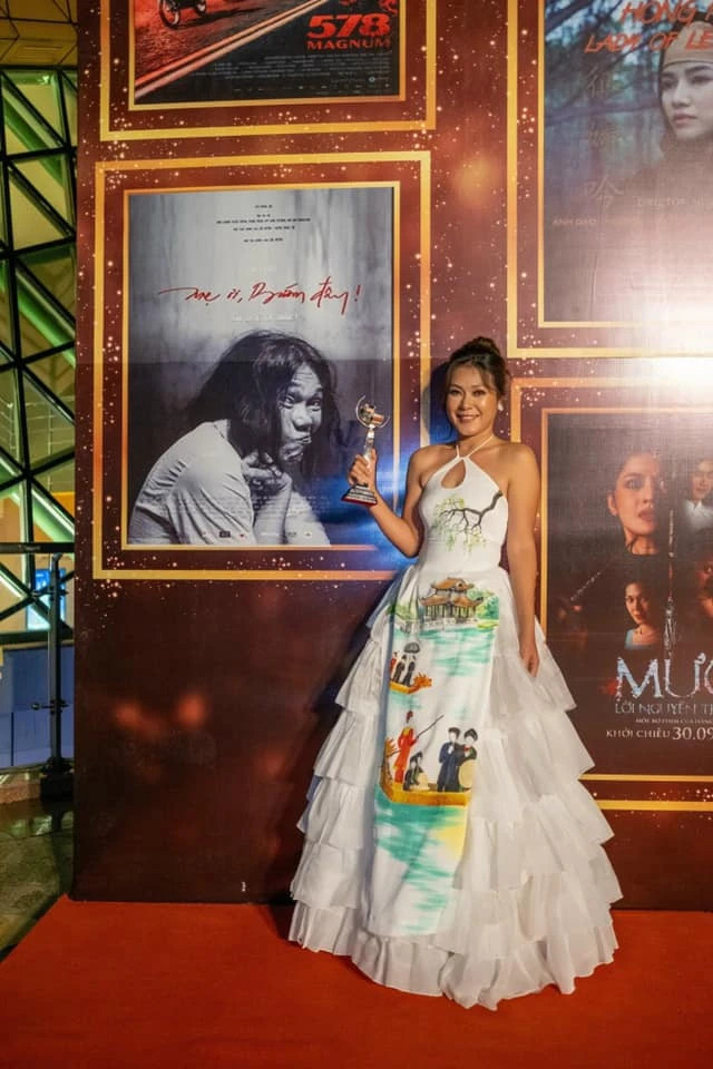 Năm 2023 nữ diễn viên quê Quảng Ngãi tái xuất điện ảnh và nhận được nhiều giải thưởng cho vai Đẹp trong Mẹ ơi, bướm đây. Ảnh FBNV