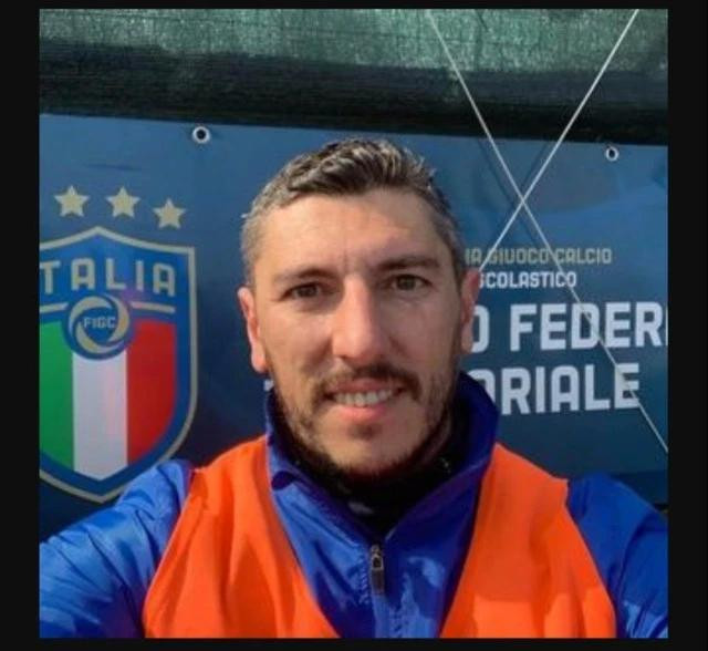 HLV Emanuele Rinaldi chỉ từng làm việc với những cầu thủ trẻ. Ảnh FBNV HLV Emanuele Rinaldi chỉ từng làm việc với những cầu thủ trẻ. Ảnh FBNV