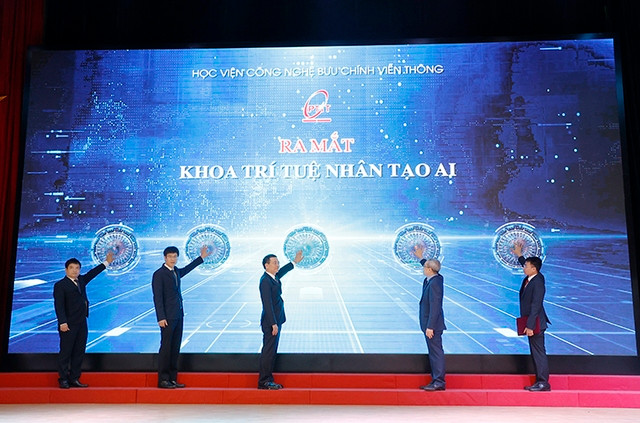 Lãnh đạo Bộ Thông tin Truyền thông và Học viện Bưu chính Viễn thông bấm nút ra mắt Khoa Trí tuệ nhân tạo.