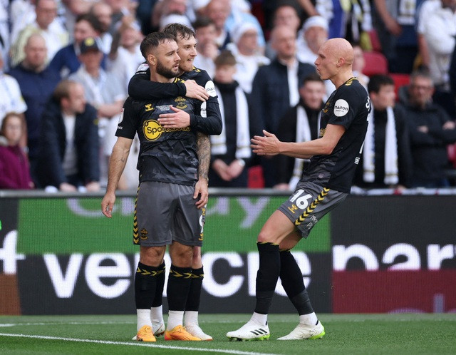 Niềm vui sớm đến với Southampton. Niềm vui sớm đến với Southampton.