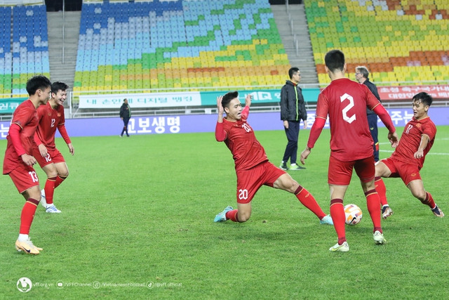 Buổi tập của đội tuyển Việt Nam trên đất Hàn. Ảnh: VFF Buổi tập của đội tuyển Việt Nam trên đất Hàn. Ảnh: VFF