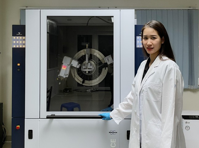 TS. Trần Diệu Linh tại phòng nghiên cứu. TS. Trần Diệu Linh tại phòng nghiên cứu.