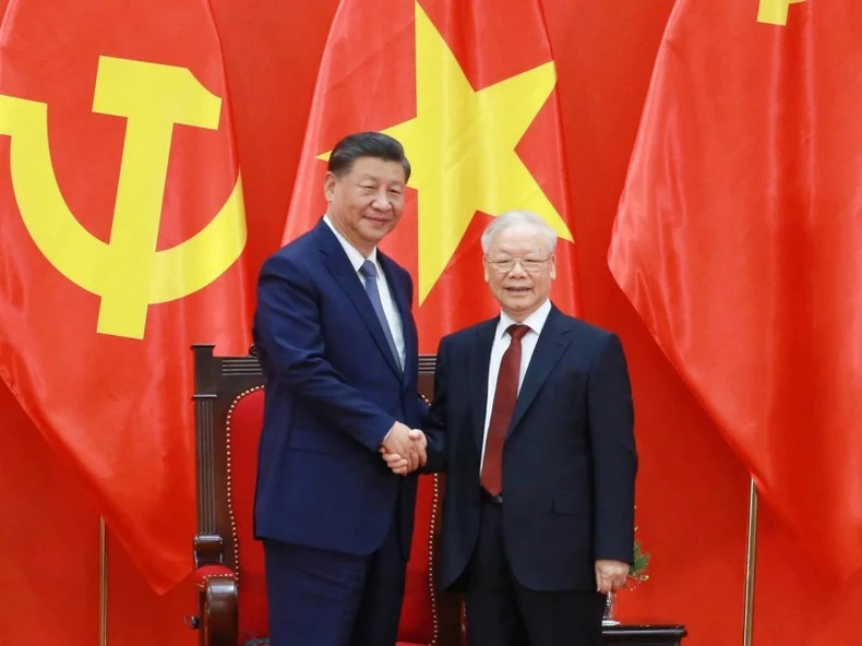 Tổng Bí thư Nguyễn Phú Trọng và Tổng Bí thư, Chủ tịch Trung Quốc Tập Cận Bình tại buổi gặp gỡ nhân sĩ hữu nghị và thế hệ trẻ Việt Nam-Trung Quốc. (Ảnh: TTXVN)