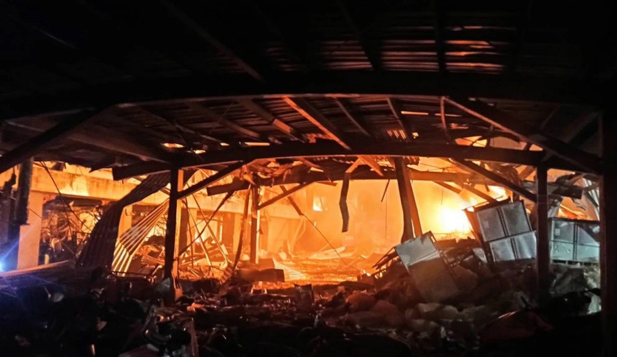 Hiện trường vụ cháy nhà máy sản xuất dụng cụ goft tại Đài Loan. Ảnh: CNA Hiện trường vụ cháy nhà máy sản xuất dụng cụ goft tại Đài Loan. Ảnh: CNA