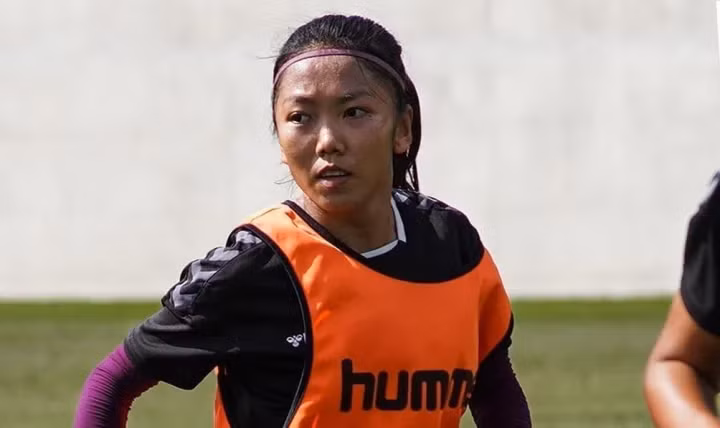 Huỳnh Như có thể ở lại châu Âu.