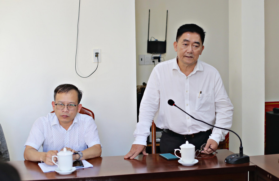 Nhà báo Phạm Sơn Dũng – Phó Tổng Biên tập Báo Lâm Đồng giới thiệu khái quát về hoạt động của Báo điện tử Lâm Đồng trong thời gian gần đây.