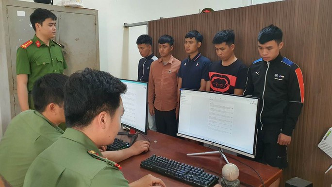 Nhóm đối tượng lừa đảo chiếm đoạt tài sản của hơn 300 nạn nhân.