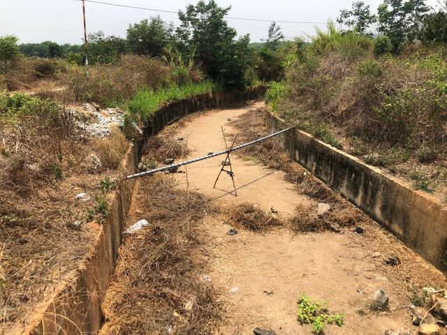 Tuyến kênh mương trên địa bàn xã Sa Bình (H.Sa Thầy, Kon Tum) cạn kiệt không còn khả năng cung cấp nước tưới tiêu.