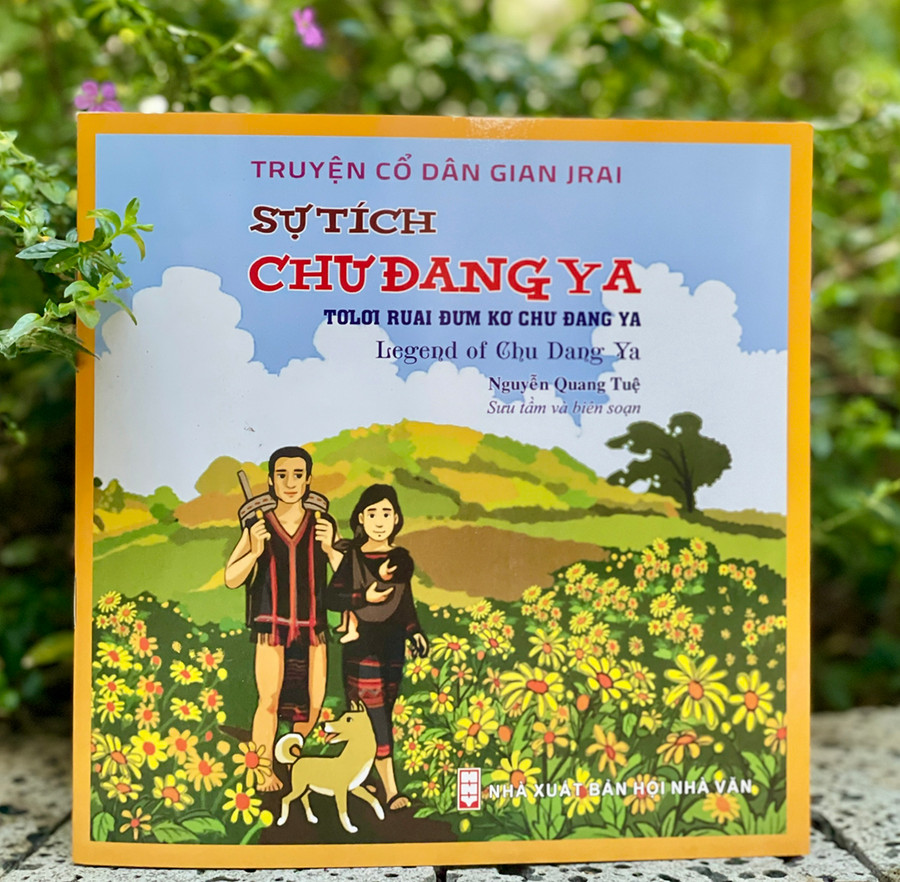 Bìa sách &quot;Sự tích Chư Đang Ya&quot;. Ảnh: Lam Nguyên