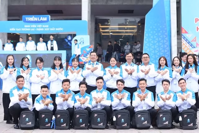 Các đại biểu phấn khởi, tự hào tham gia ngày hội lớn của sinh viên. Ảnh: ĐĂNG HẢI