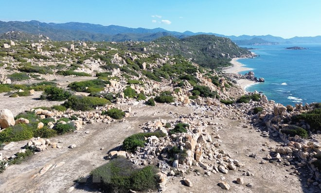 Vẻ đẹp hoang sơ của Công viên đá nằm trong Khu Dự trữ Sinh quyển Thế giới Núi Chúa. (Ảnh: Nguyễn Thành/TTXVN) Vẻ đẹp hoang sơ của Công viên đá nằm trong Khu Dự trữ Sinh quyển Thế giới Núi Chúa. (Ảnh: Nguyễn Thành/TTXVN)