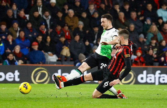 Diogo Jota cũng có màn trình diễn giàu cảm xúc trong chiến thắng 4-0 Diogo Jota cũng có màn trình diễn giàu cảm xúc trong chiến thắng 4-0