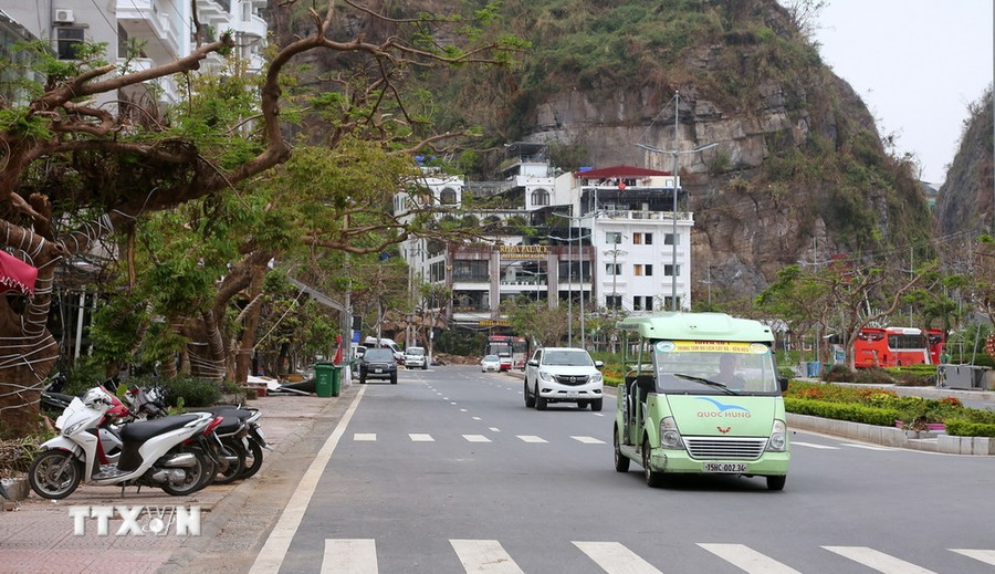 90% nhà hàng, khách sạn trên đảo Cát Bà sẽ phục vụ du khách từ ngày 1/10. (Ảnh: Minh Thu/TTXVN) 90% nhà hàng, khách sạn trên đảo Cát Bà sẽ phục vụ du khách từ ngày 1/10. (Ảnh: Minh Thu/TTXVN)