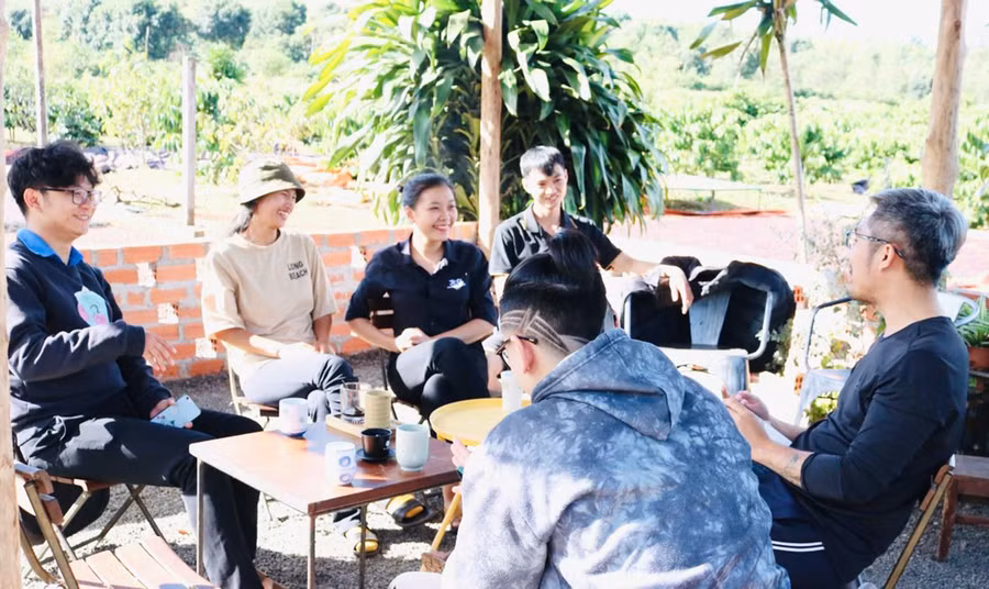 Các thành viên trong cộng đồng cà phê Gia Lai thường xuyên kết nối để có những thông tin hữu ích về ngành cà phê. Ảnh: Trần Dung