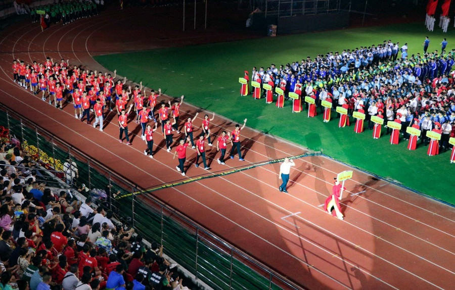 Các đoàn về tham dự Hội khỏe Phù Đổng toàn quốc lần thứ X. (Ảnh: Hoàng Ngọc/TTXVN)