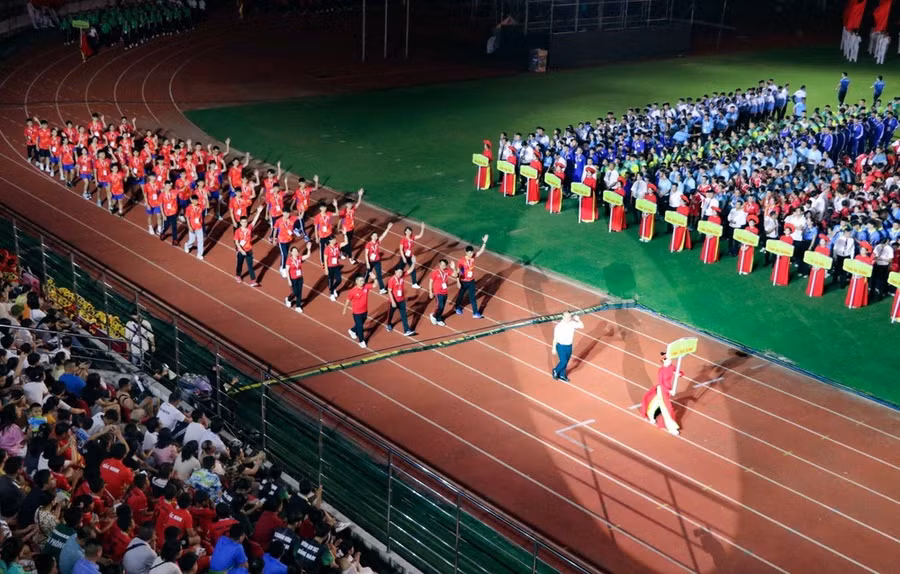 Các đoàn về tham dự Hội khỏe Phù Đổng toàn quốc lần thứ X. (Ảnh: Hoàng Ngọc/TTXVN)