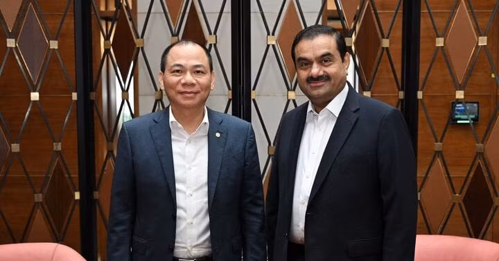 Chủ tịch Vingroup Phạm Nhật Vượng và tỷ phú giàu thứ hai Ấn Độ Gautam Adani gặp gỡ và thảo luận về các cơ hội đầu tư.
