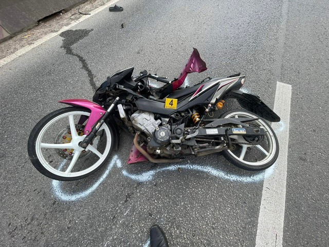 Xe máy do Trần Nguyễn Hoàng An điều khiển tông vào thành viên tổ công tác thuộc Phòng CSGT Công an tỉnh Bình Định. Ảnh:C.T.V