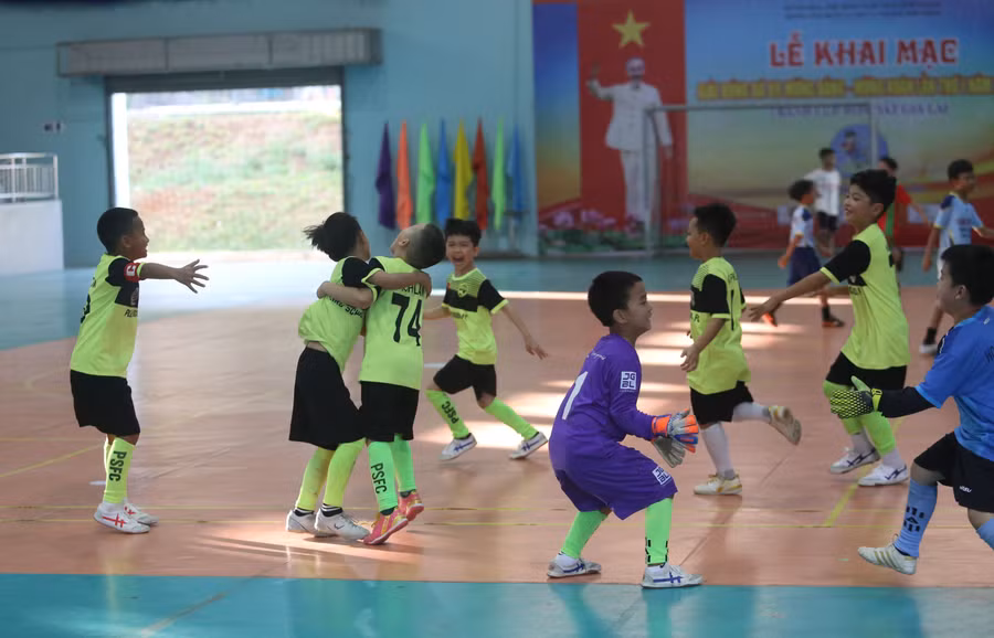 Đội bóng Nước Ion Kiềm HTC đã giành chức vô địch ở giải năm nay. Ảnh: Văn Ngọc