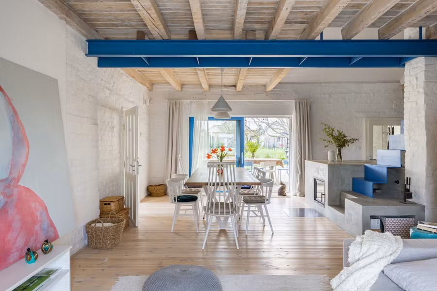 Ngôi nhà này được thiết kế với mục đích tạo ra không gian sáng tạo vừa mang nét ấm cúng, là nơi tạo nguồn cảm hứng cho các cuộc thảo luận, gặp gỡ, chia sẻ ý kiến. Ngôi nhà này được thiết kế với mục đích tạo ra không gian sáng tạo vừa mang nét ấm cúng, là nơi tạo nguồn cảm hứng cho các cuộc thảo luận, gặp gỡ, chia sẻ ý kiến.