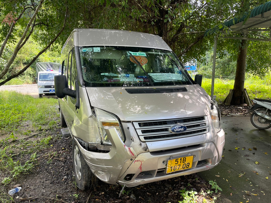 Cơ quan chức năng đang điều tra, làm rõ nguyên nhân người đàn ông tử vong trong xe ô tô. Ảnh: Khánh Phúc Cơ quan chức năng đang điều tra, làm rõ nguyên nhân người đàn ông tử vong trong xe ô tô. Ảnh: Khánh Phúc