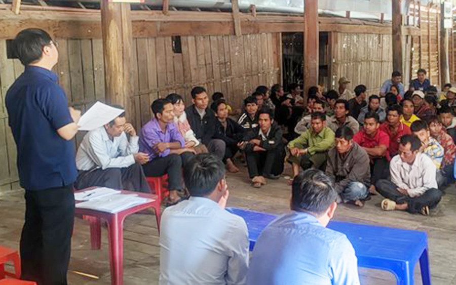 Hội Luật gia tỉnh Gia Lai tổ chức hoạt động trợ giúp pháp lý và tư vấn pháp luật tại làng Htiên (xã Đăk Kơ Ning, huyện Kông Chro). Ảnh: Đại Đồng/TGPL Hội Luật gia tỉnh Gia Lai tổ chức hoạt động trợ giúp pháp lý và tư vấn pháp luật tại làng Htiên (xã Đăk Kơ Ning, huyện Kông Chro). Ảnh: Đại Đồng/TGPL