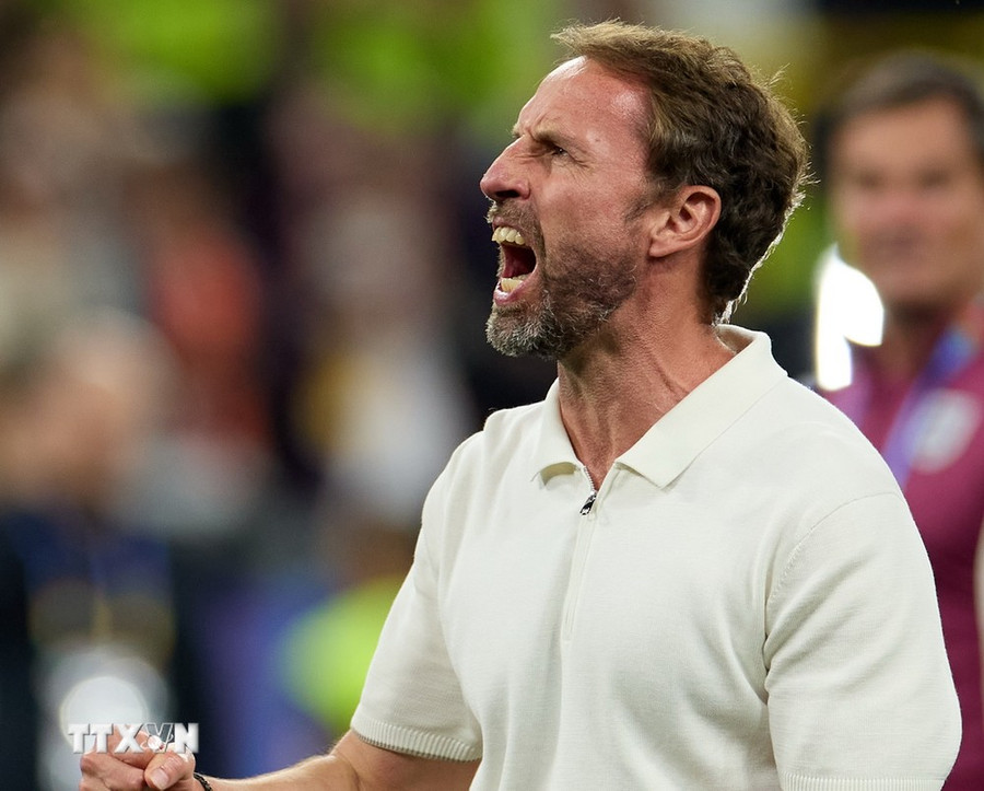 Niềm vui của ông Gareth Southgate, huấn luyện viên đội tuyển Anh, sau khi đội nhà giành thắng lợi 2-1 trước Hà Lan. (Ảnh: THX/TTXVN) Niềm vui của ông Gareth Southgate, huấn luyện viên đội tuyển Anh, sau khi đội nhà giành thắng lợi 2-1 trước Hà Lan. (Ảnh: THX/TTXVN)