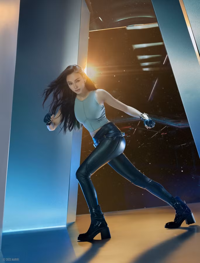 Hoa hậu Thùy Tiên phô diễn thần thái của mình