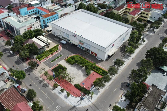 Tỉnh Kon Tum giải trình khu đất vàng được chia nhỏ cho thuê - Ảnh 1. Tỉnh Kon Tum đã có văn bản giải trình thêm với Thanh tra Chính phủ các nội dung liên quan việc cho thuê khu đất 3 mặt tiền để làm siêu thị